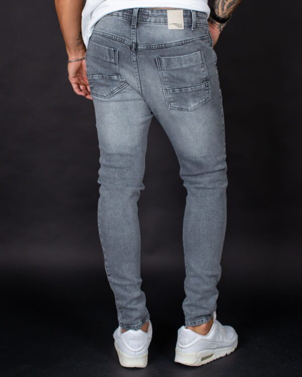 Calça Jeans Modelo 24 - Image 4