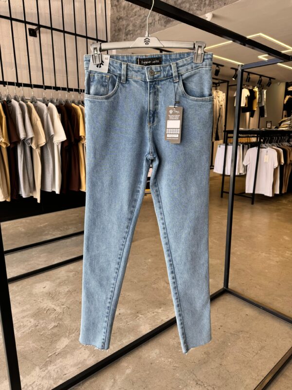 Calça Jeans Modelo 30